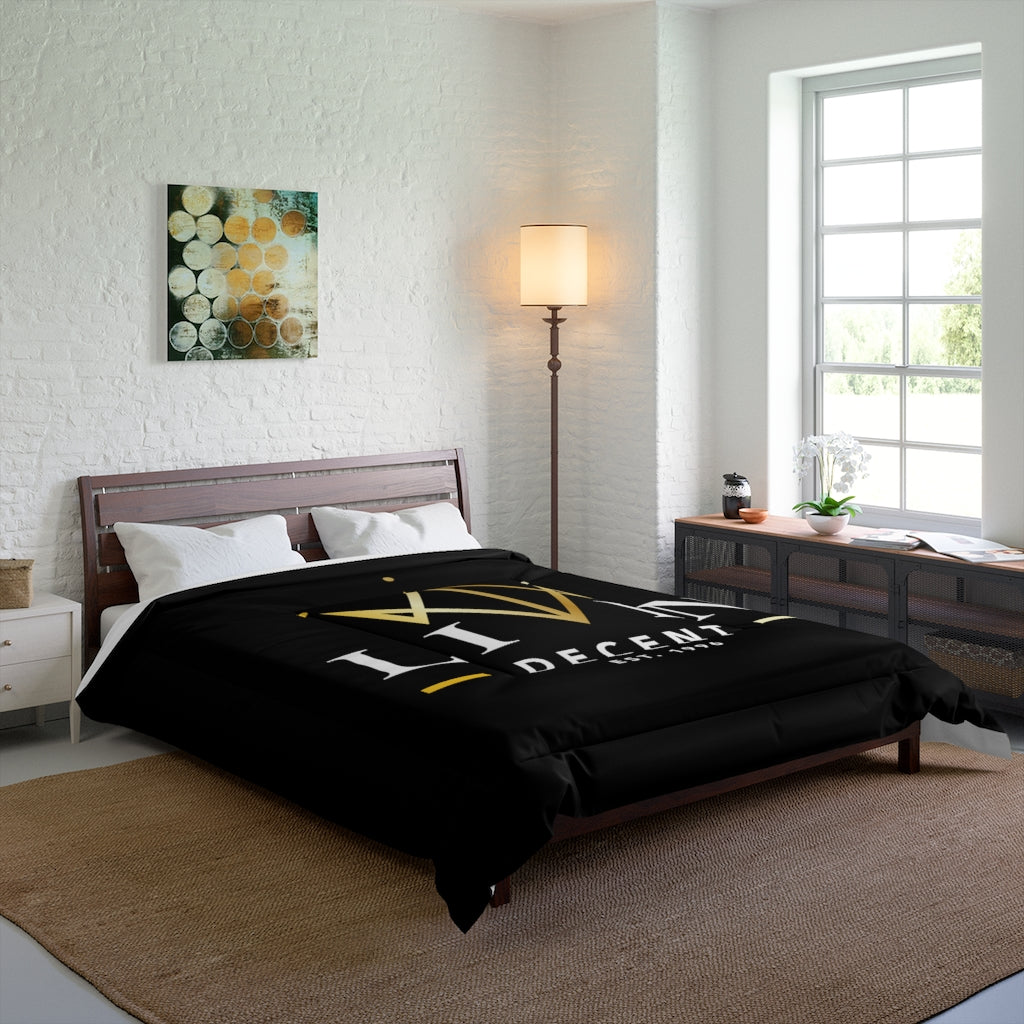 Comforter Black w/ V-Crown print